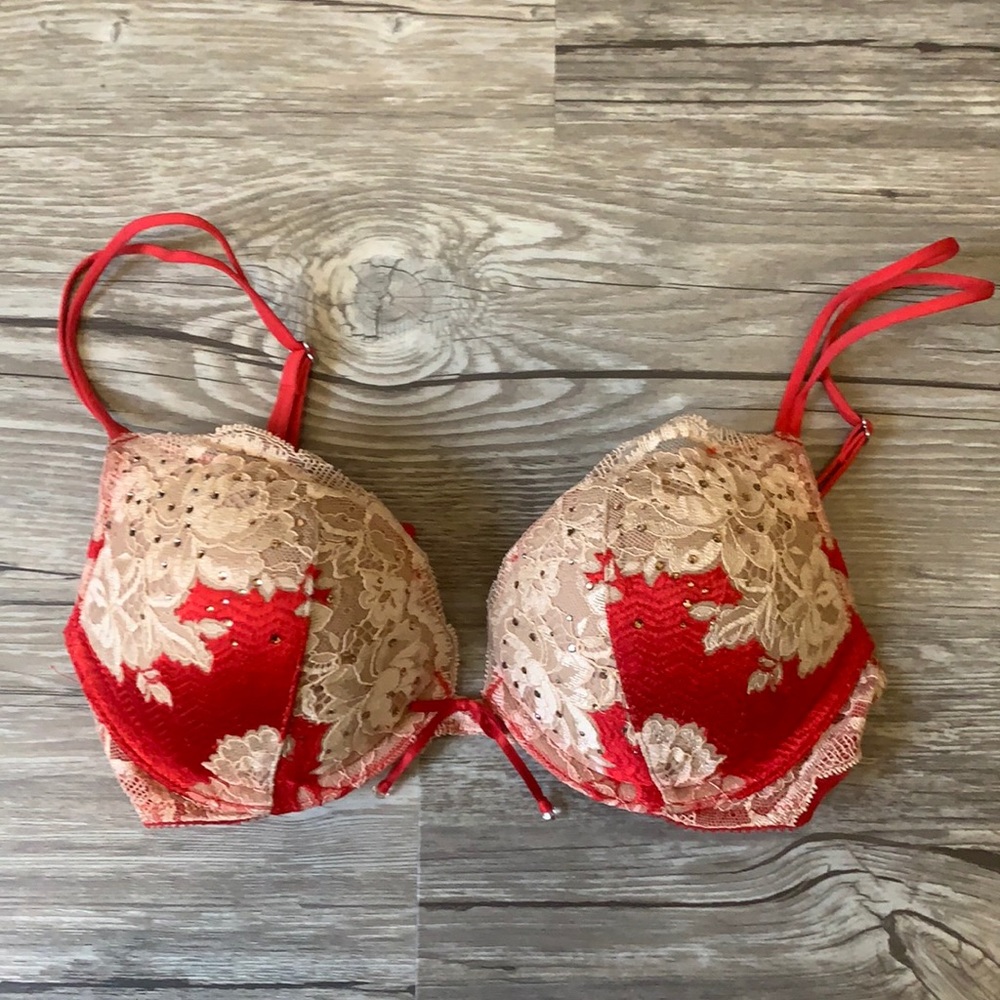 Red Lace VS Very Sexy - Padded Plunge Bra - 32B